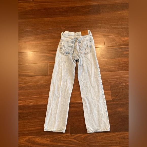 Levi’s Ribcage Straight Ankle Jeans - Picture 3 of 4